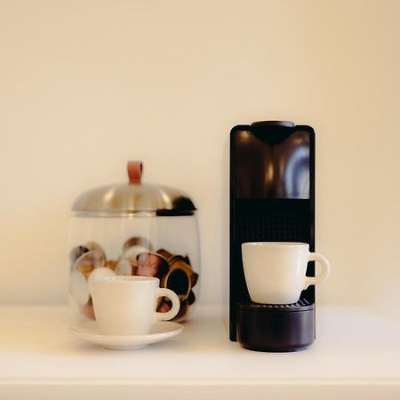 Eap Suites, Verona Buitenkant foto