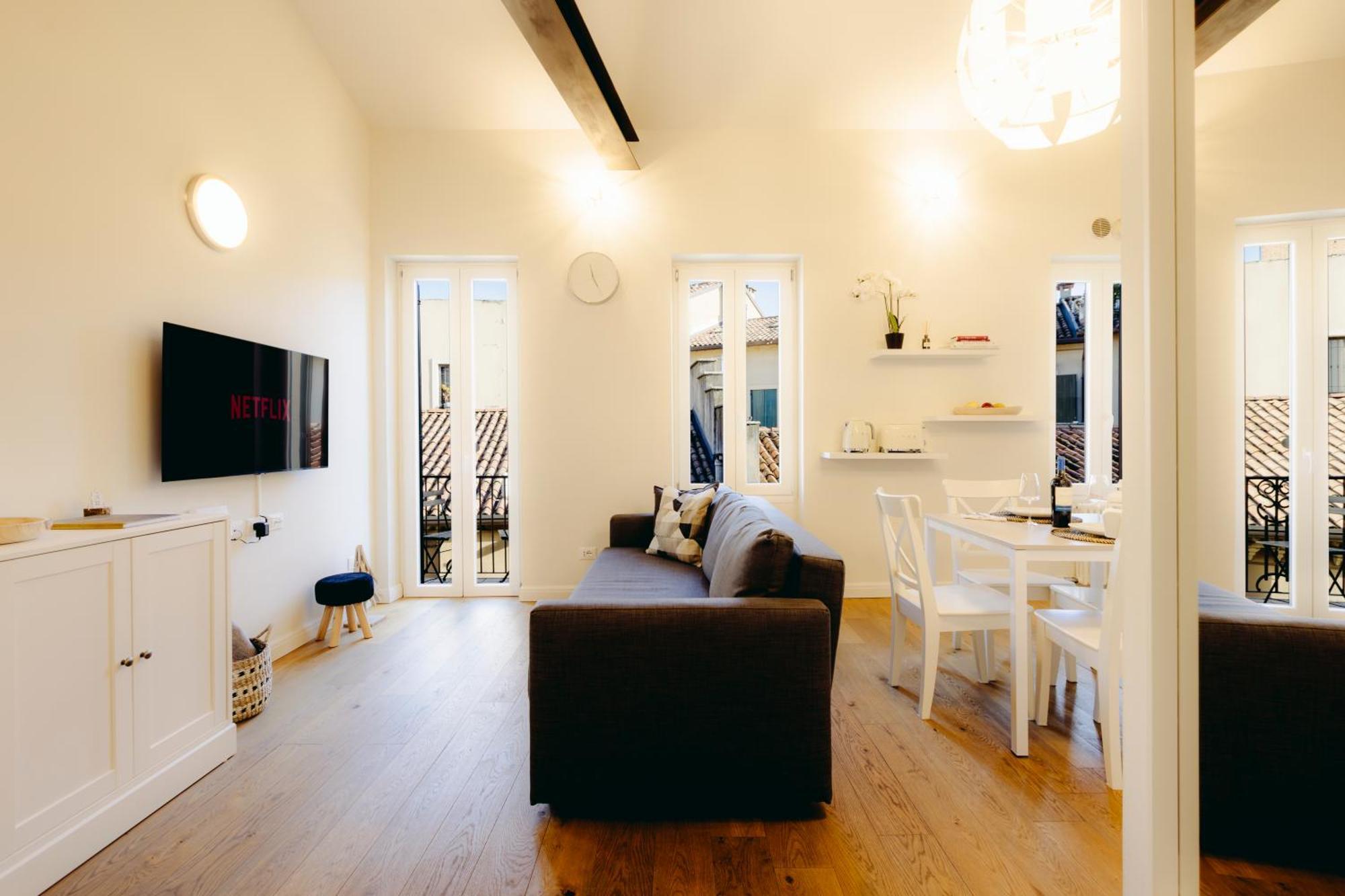 Eap Suites, Verona Buitenkant foto