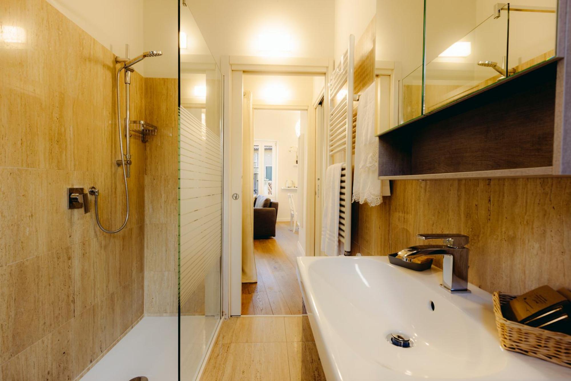 Eap Suites, Verona Buitenkant foto