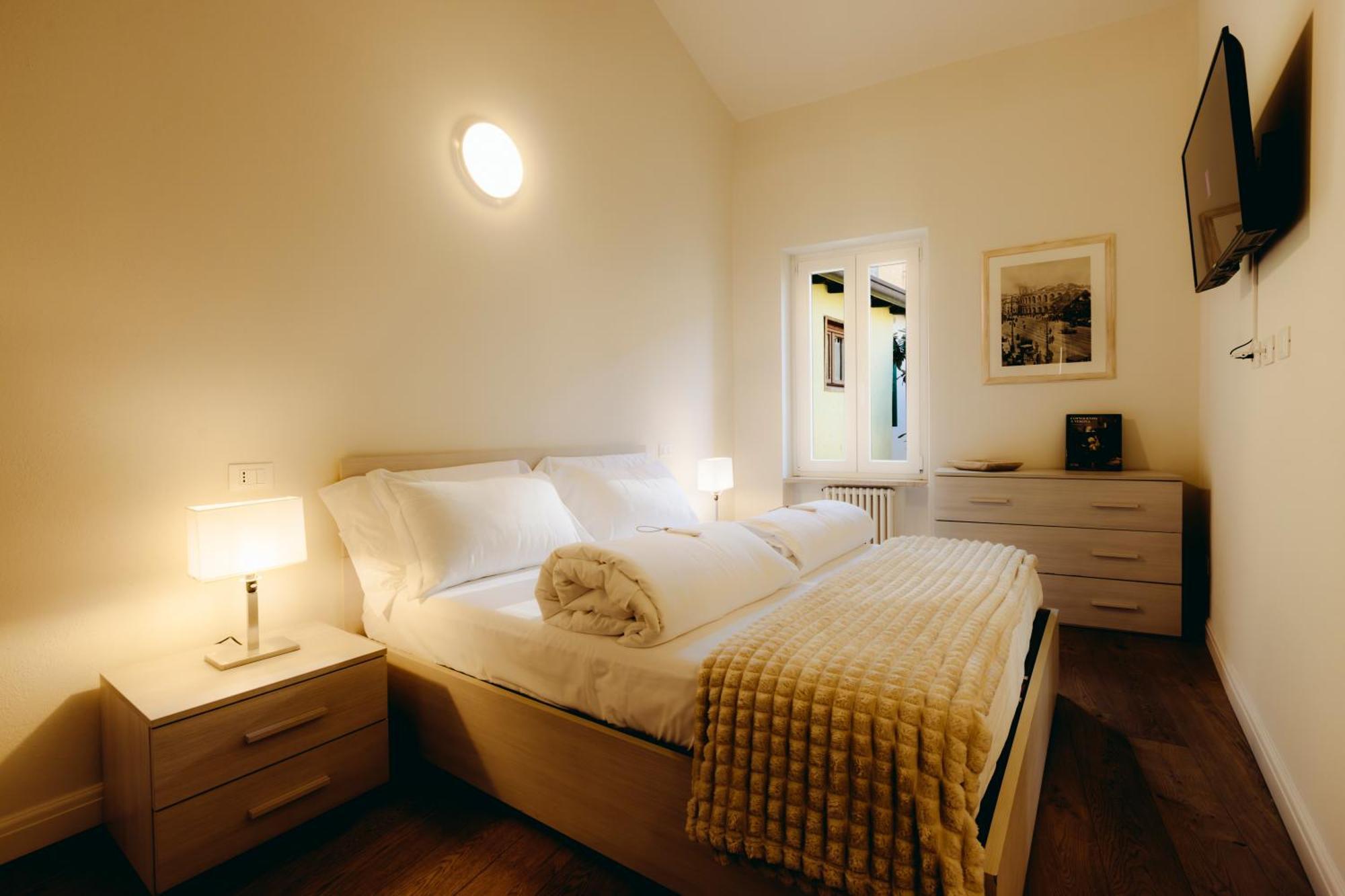 Eap Suites, Verona Buitenkant foto