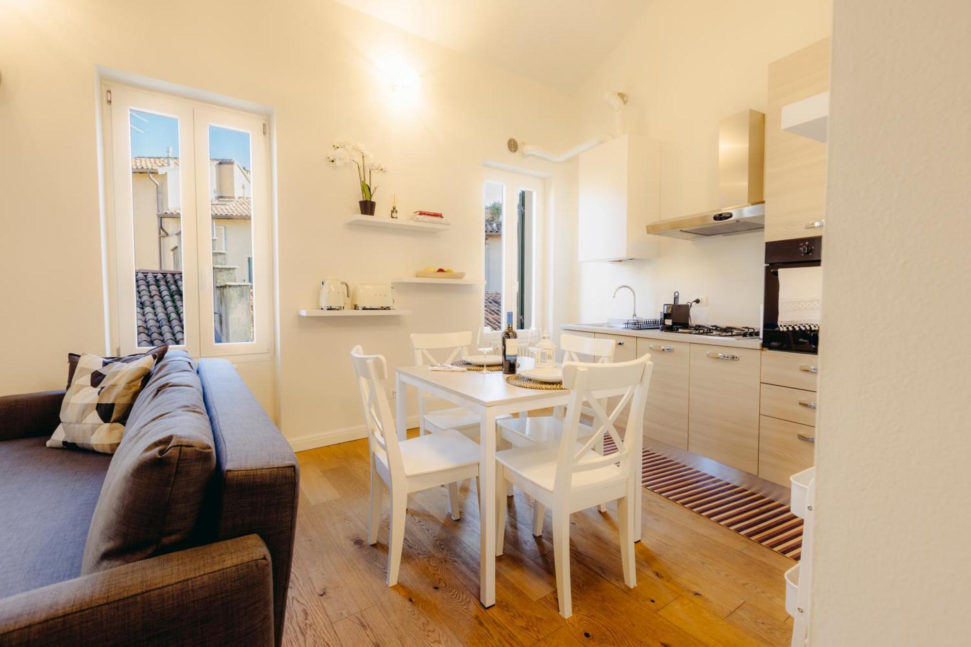 Eap Suites, Verona Buitenkant foto